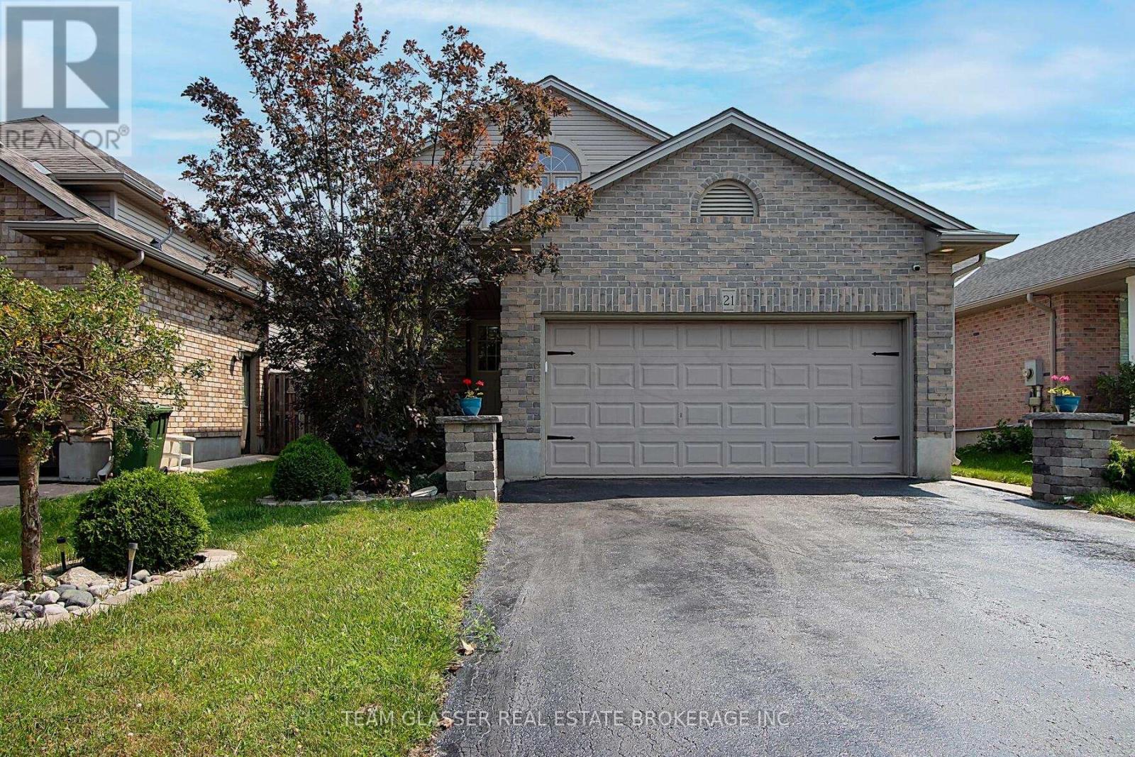 21 Faith Boulevard, St. Thomas, Ontario  N5R 6L3 - Photo 1 - X12330432