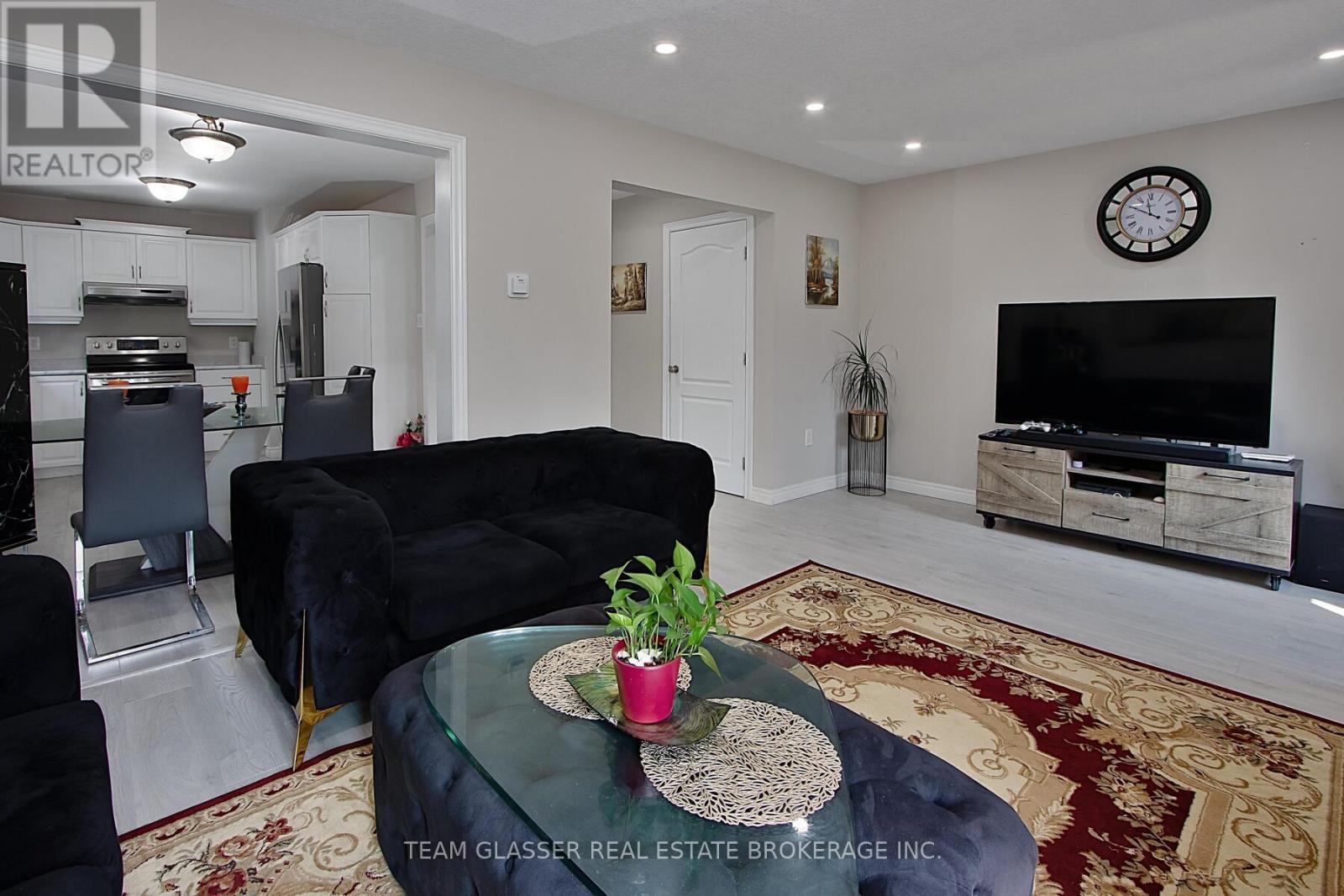 21 Faith Boulevard, St. Thomas, Ontario  N5R 6L3 - Photo 10 - X12330432