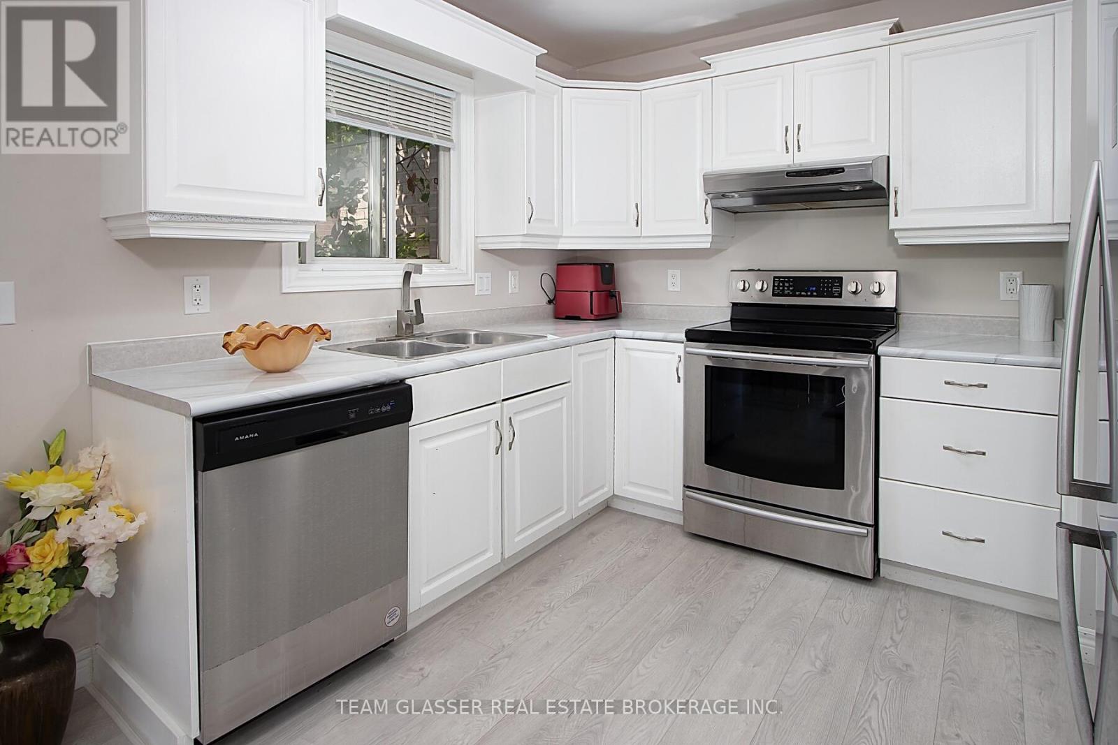 21 Faith Boulevard, St. Thomas, Ontario  N5R 6L3 - Photo 14 - X12330432