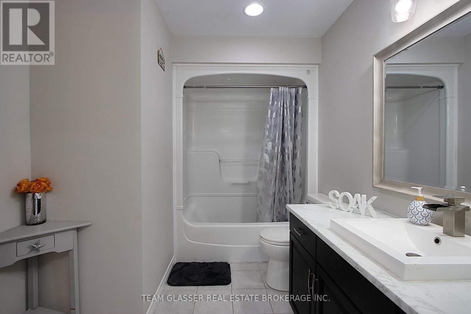 21 Faith Boulevard, St. Thomas, Ontario  N5R 6L3 - Photo 23 - X12330432