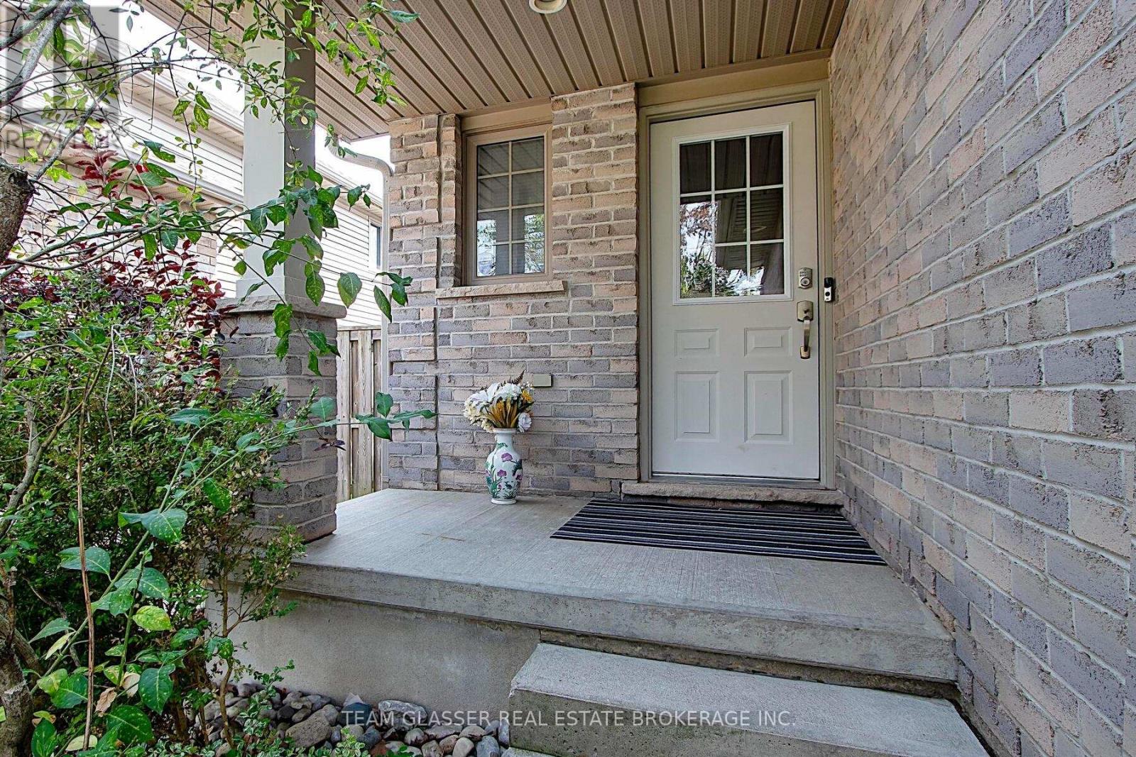 21 Faith Boulevard, St. Thomas, Ontario  N5R 6L3 - Photo 4 - X12330432