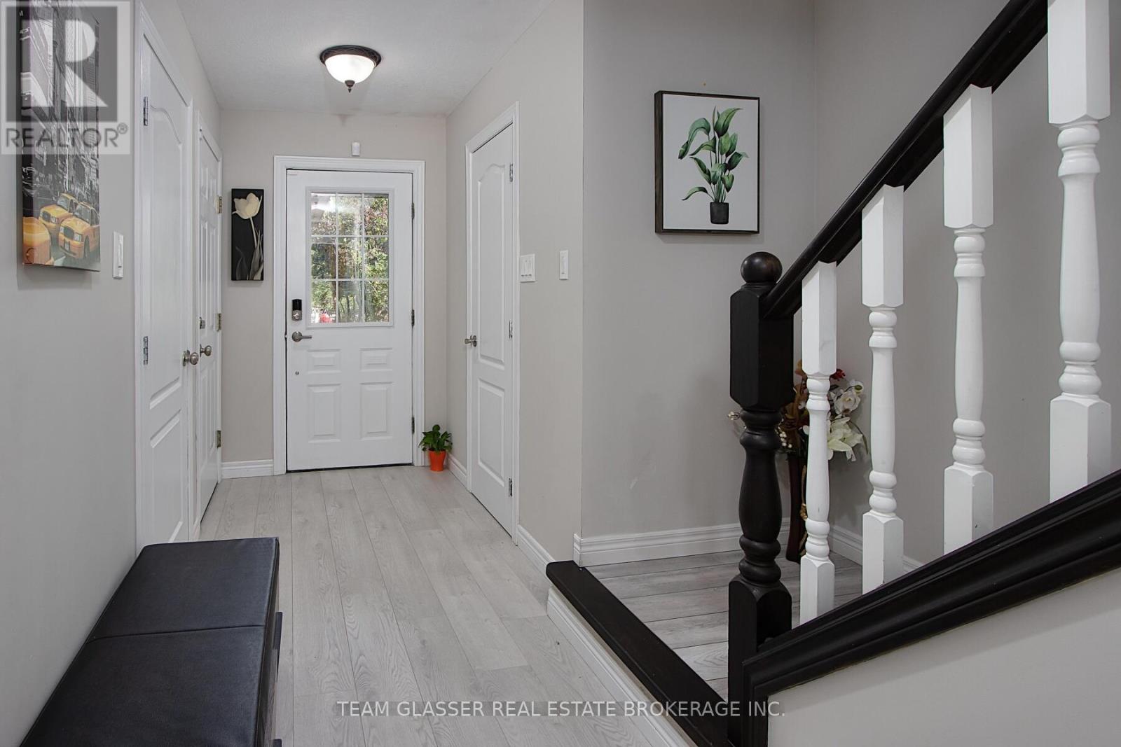21 Faith Boulevard, St. Thomas, Ontario  N5R 6L3 - Photo 5 - X12330432