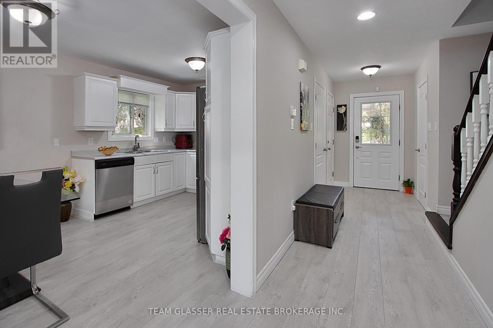 21 Faith Boulevard, St. Thomas, Ontario  N5R 6L3 - Photo 7 - X12330432
