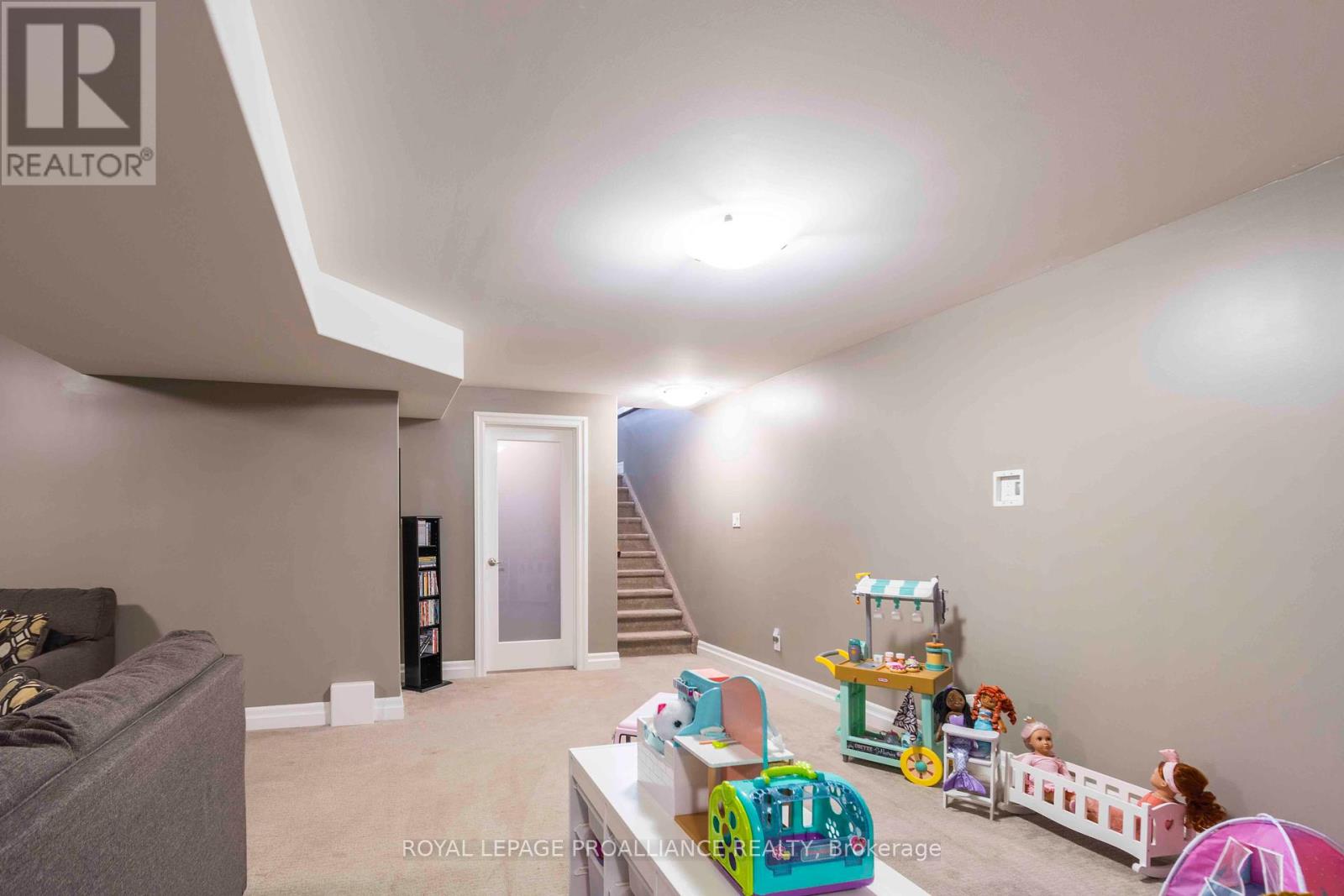 61 Aspen Drive, Quinte West, Ontario  K8V 0E2 - Photo 22 - X12330385