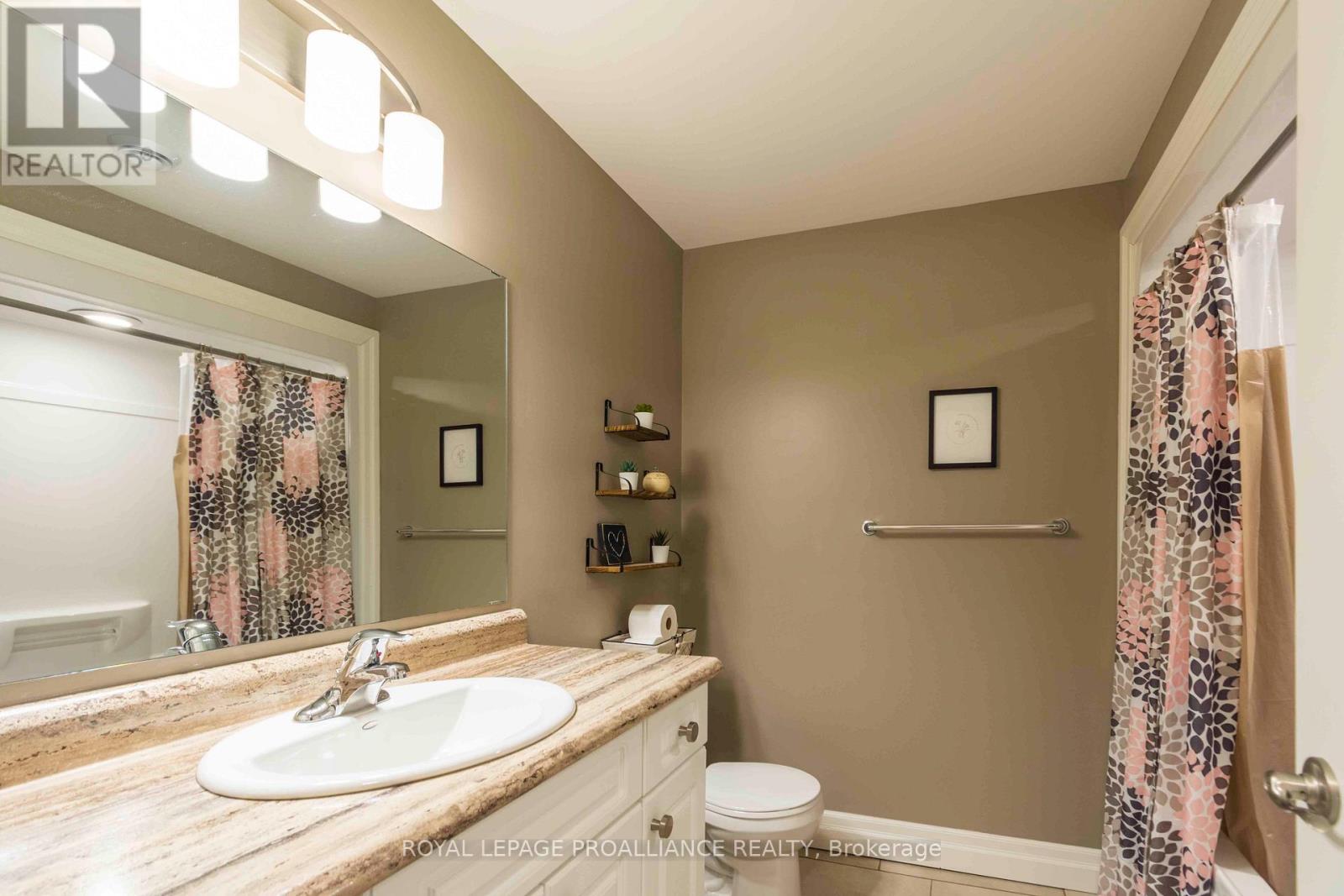 61 Aspen Drive, Quinte West, Ontario  K8V 0E2 - Photo 25 - X12330385