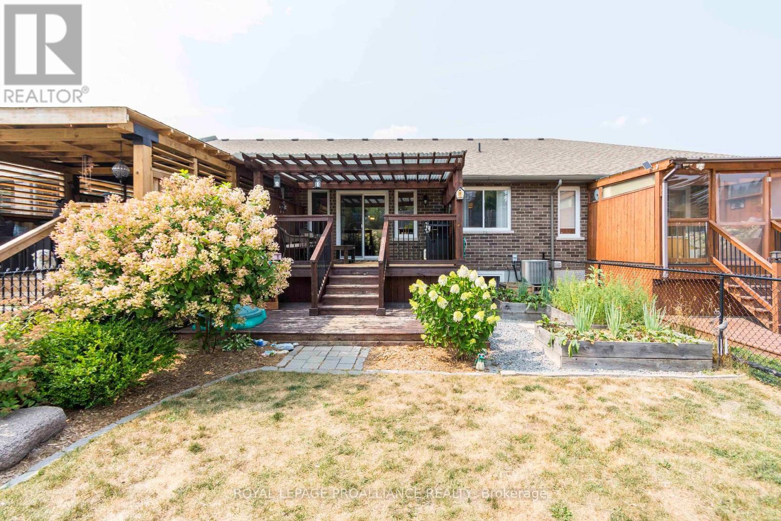 61 Aspen Drive, Quinte West, Ontario  K8V 0E2 - Photo 27 - X12330385