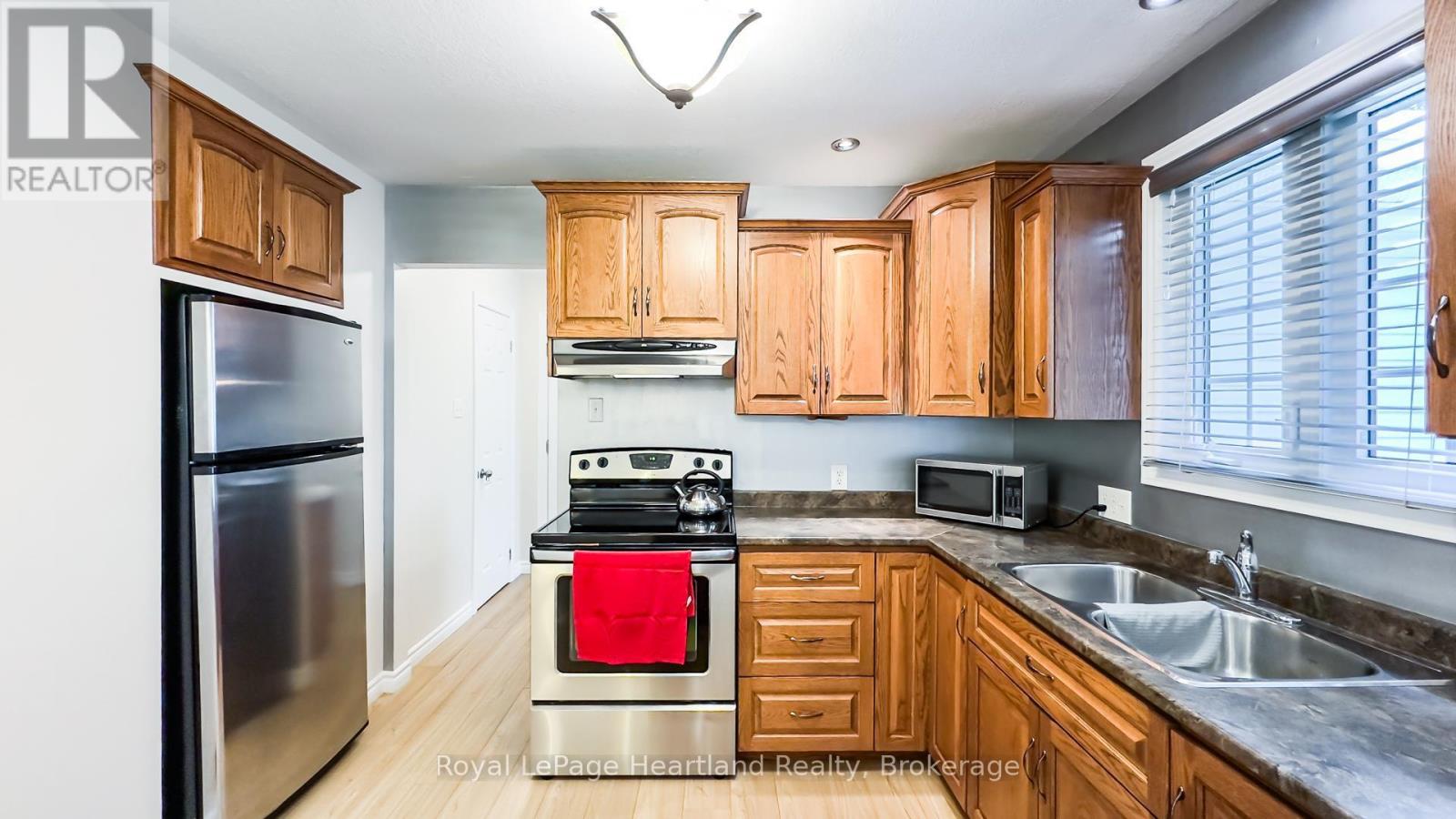 218 Princess Street E, Central Huron, Ontario  N0M 1L0 - Photo 13 - X12330343