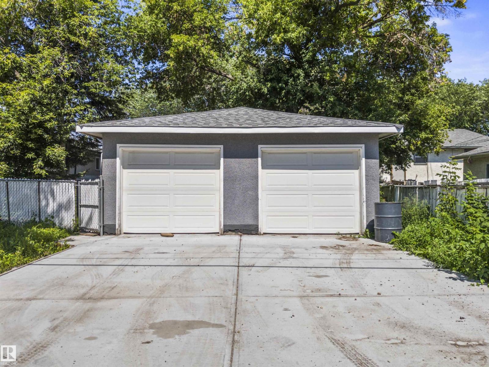 Property at 8125 84 AV NW image 2