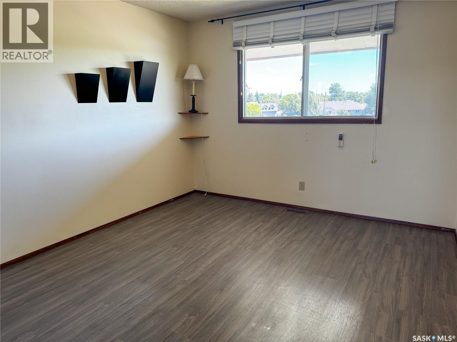 520 Bray Street E, Swift Current, Saskatchewan  S9H 4E3 - Photo 19 - SK008617