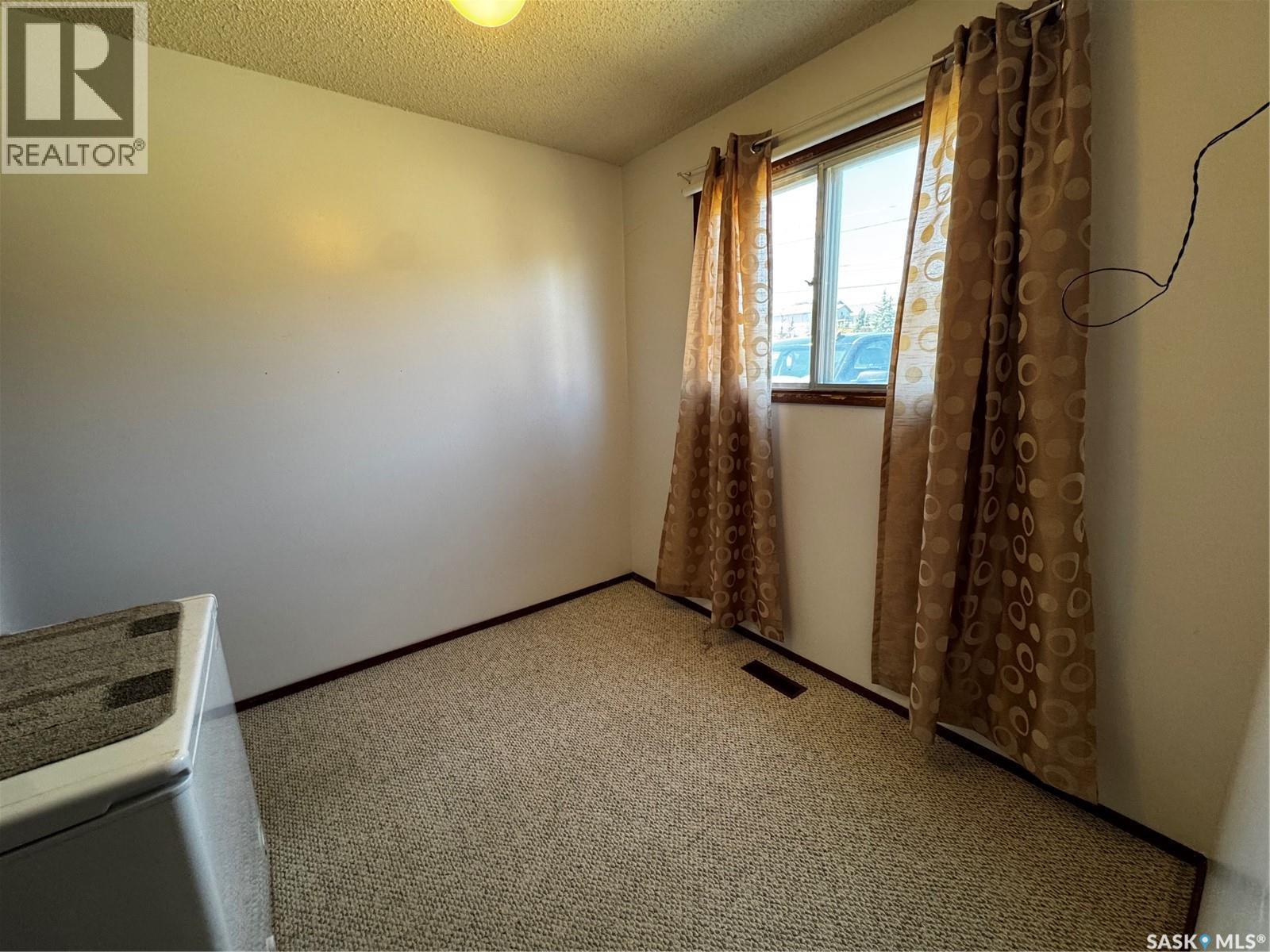 520 Bray Street E, Swift Current, Saskatchewan  S9H 4E3 - Photo 14 - SK008617