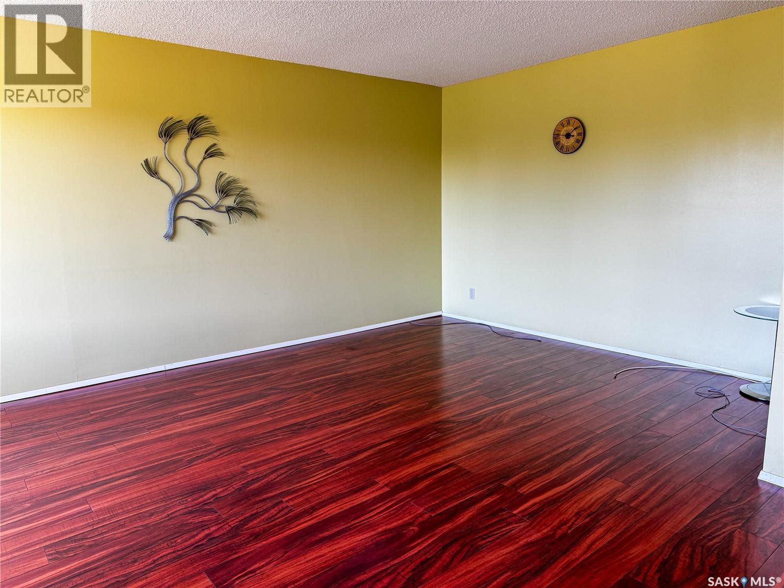 520 Bray Street E, Swift Current, Saskatchewan  S9H 4E3 - Photo 12 - SK008617