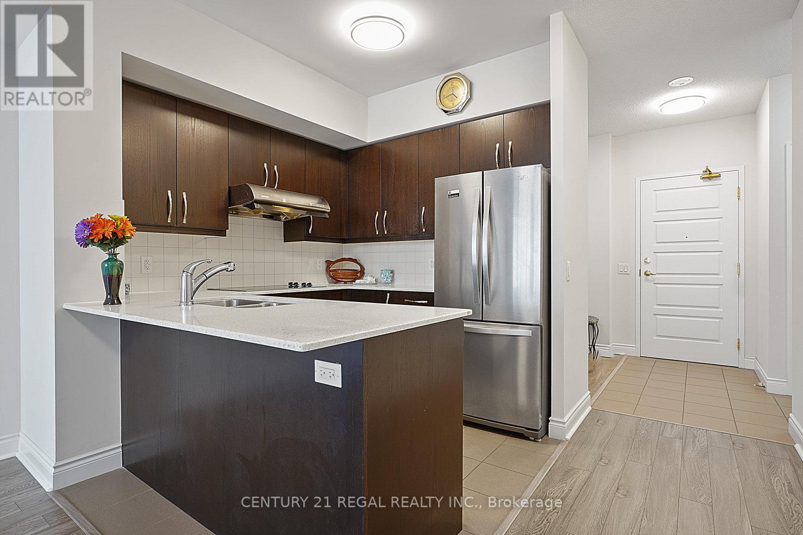 315 - 1 Sun Yat Sen Avenue, Markham, Ontario  L3R 5K9 - Photo 5 - N12330242