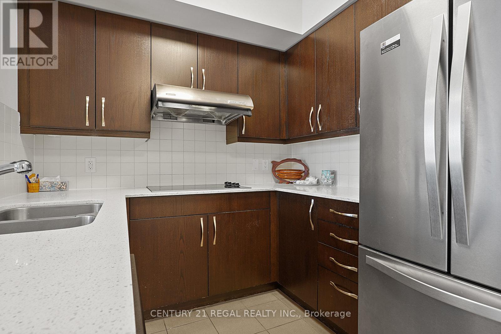 315 - 1 Sun Yat Sen Avenue, Markham, Ontario  L3R 5K9 - Photo 7 - N12330242