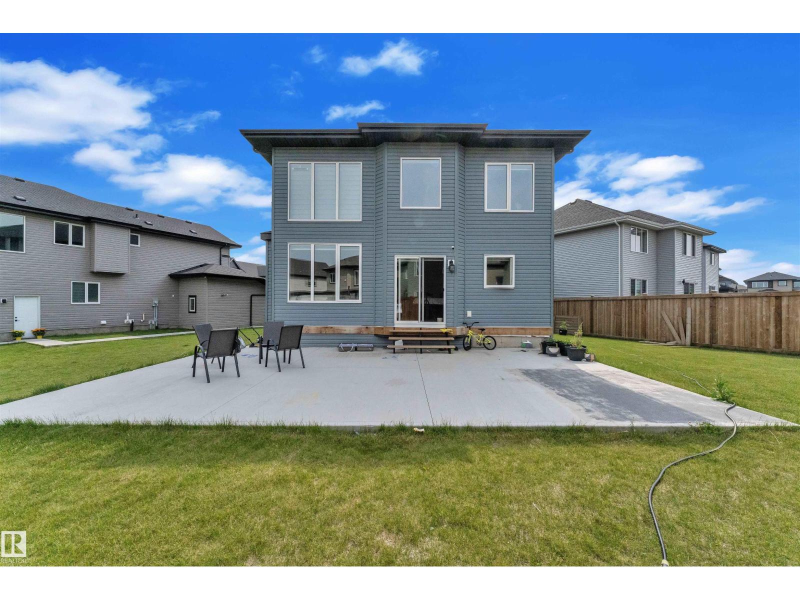 Property at 5208 23A AVE SW SW image 4