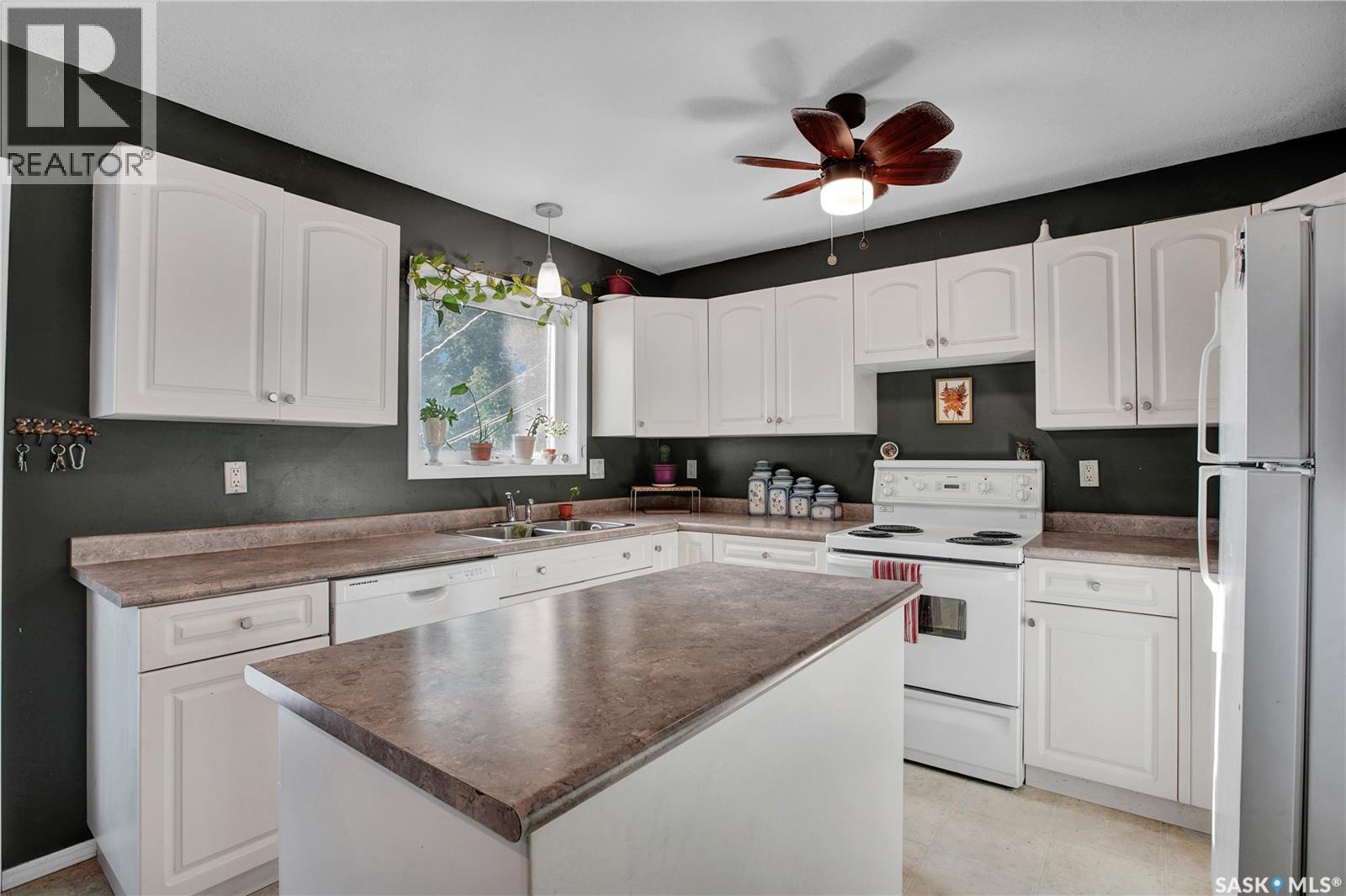 Property at 1202-1204 Coy AVENUE image 5