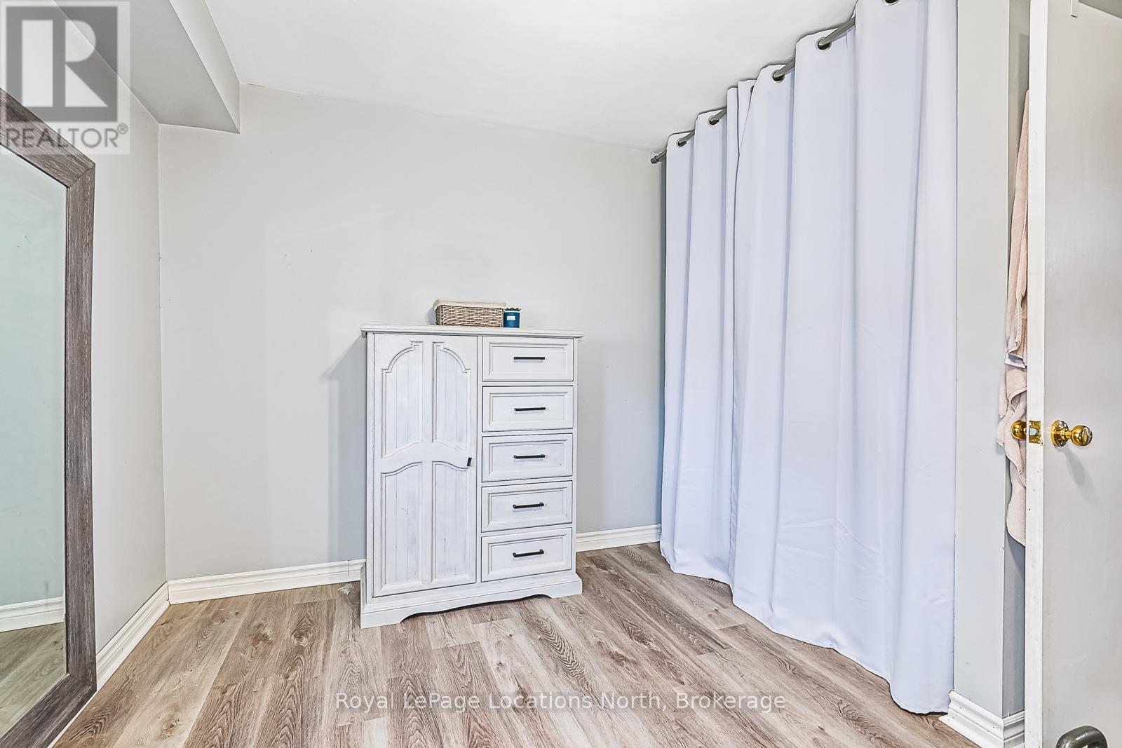 592 Tenth Street, Collingwood, Ontario  L9Y 4C1 - Photo 12 - S12330470