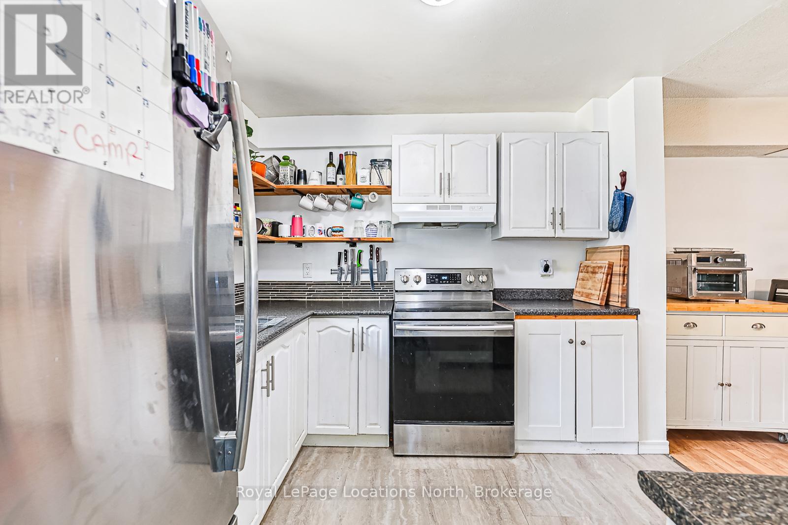 592 Tenth Street, Collingwood, Ontario  L9Y 4C1 - Photo 5 - S12330470