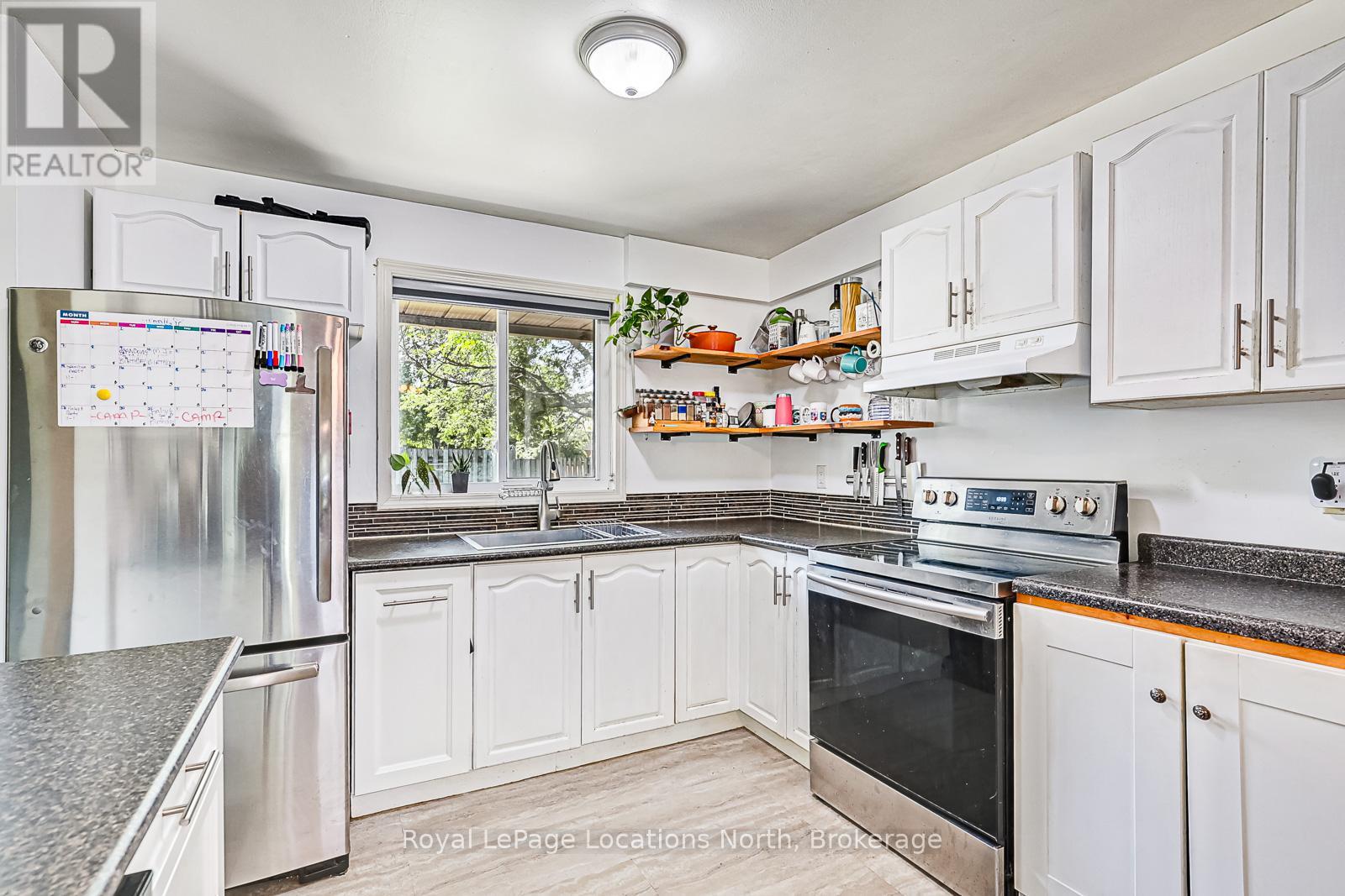 592 Tenth Street, Collingwood, Ontario  L9Y 4C1 - Photo 6 - S12330470