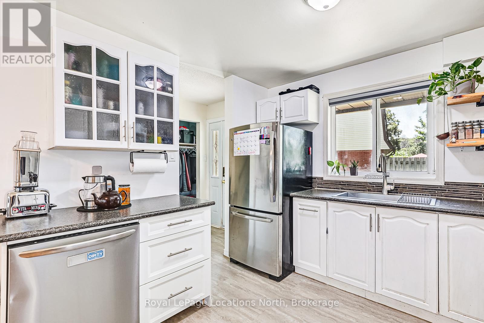592 Tenth Street, Collingwood, Ontario  L9Y 4C1 - Photo 7 - S12330470