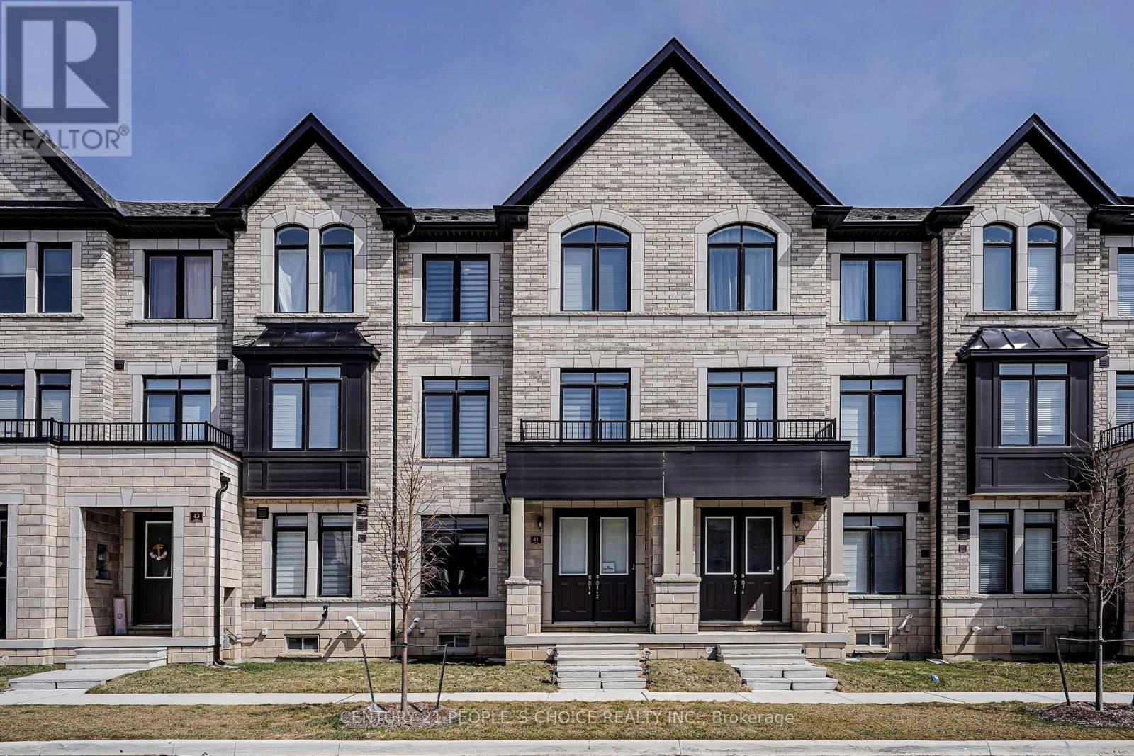 41 Minnock Street W, Caledon, Ontario  L7C 4K9 - Photo 2 - W12330129