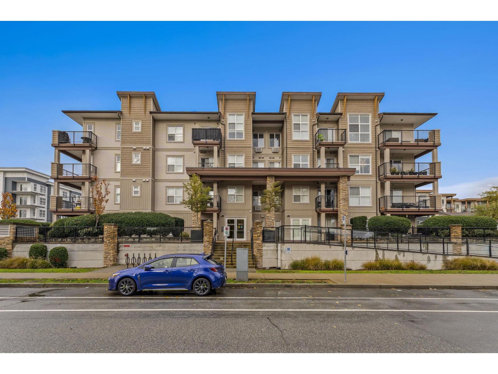 Property at 106 20175 53 AVENUE image 1