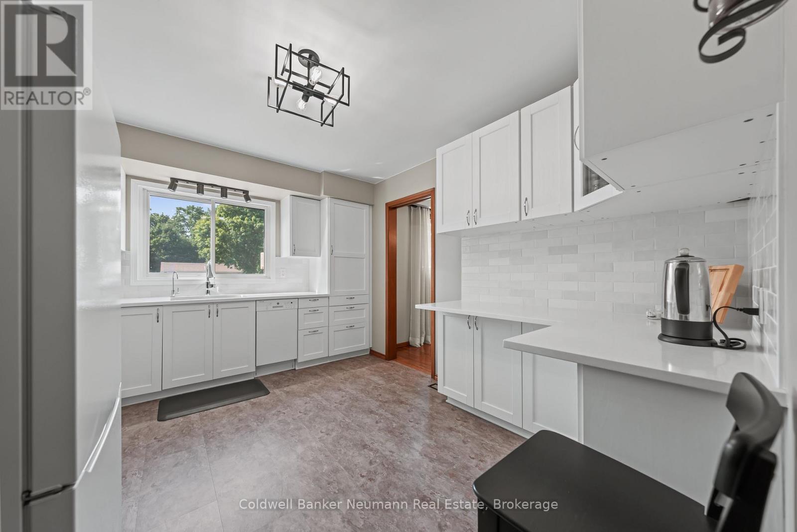 61 Bellevue Street, Guelph, Ontario  N1G 1E9 - Photo 14 - X12330456