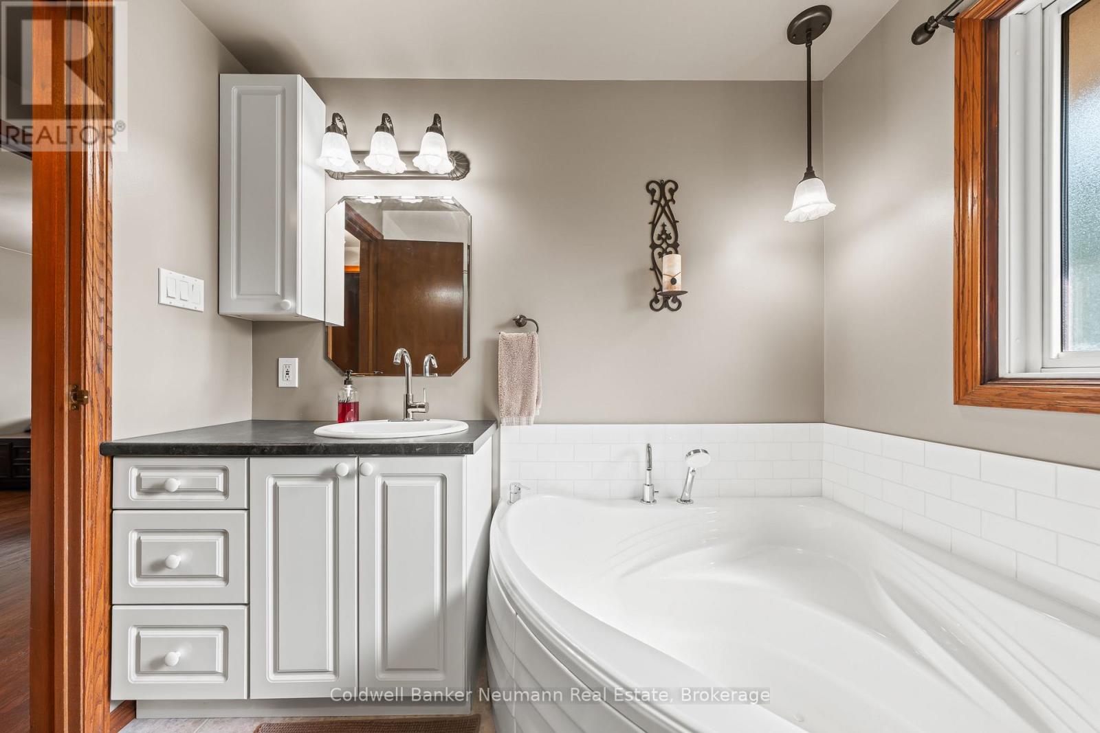 61 Bellevue Street, Guelph, Ontario  N1G 1E9 - Photo 28 - X12330456