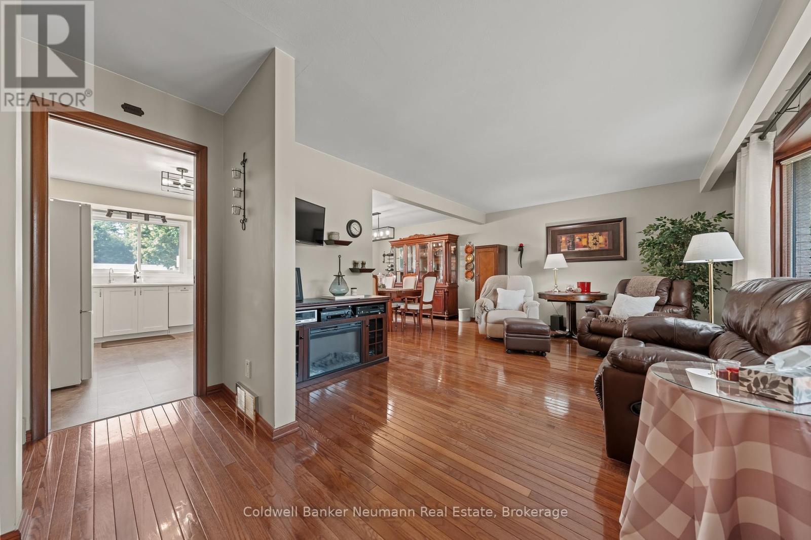 61 Bellevue Street, Guelph, Ontario  N1G 1E9 - Photo 8 - X12330456