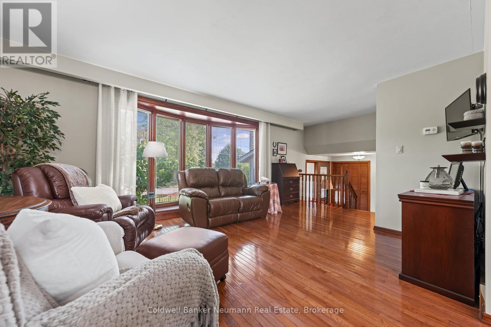 61 Bellevue Street, Guelph, Ontario  N1G 1E9 - Photo 9 - X12330456