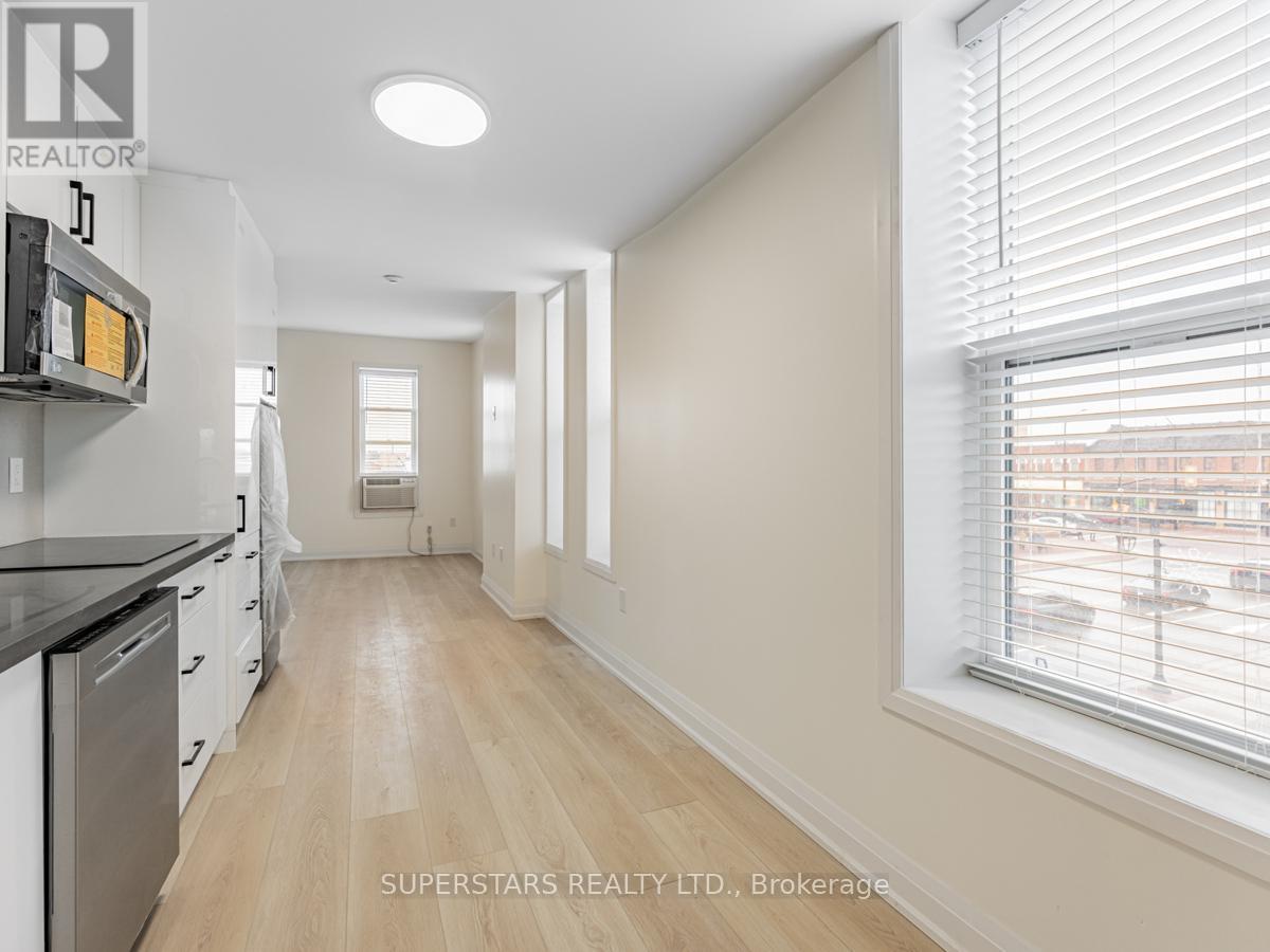 36 Lindsay Street S, Kawartha Lakes, Ontario  K9V 2L8 - Photo 10 - X12330228