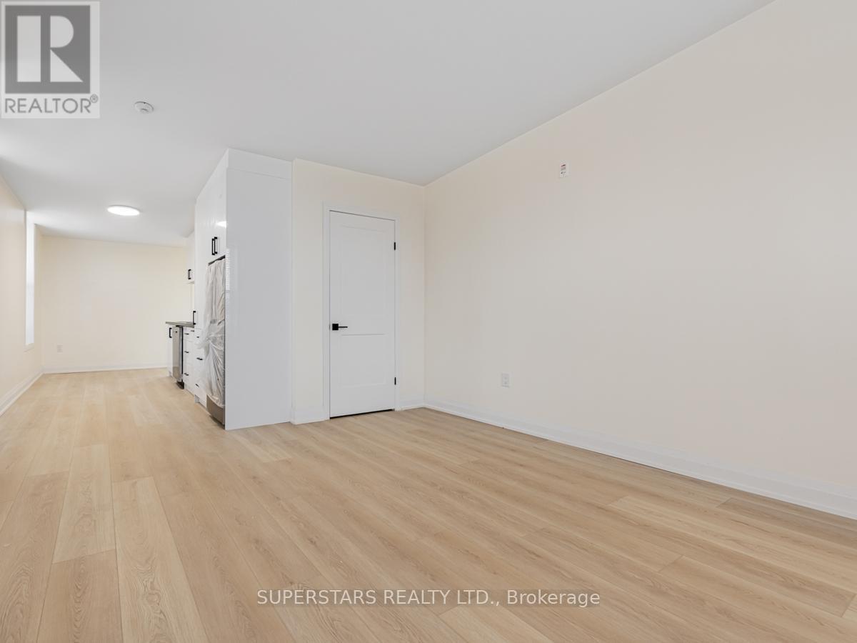 36 Lindsay Street S, Kawartha Lakes, Ontario  K9V 2L8 - Photo 13 - X12330228