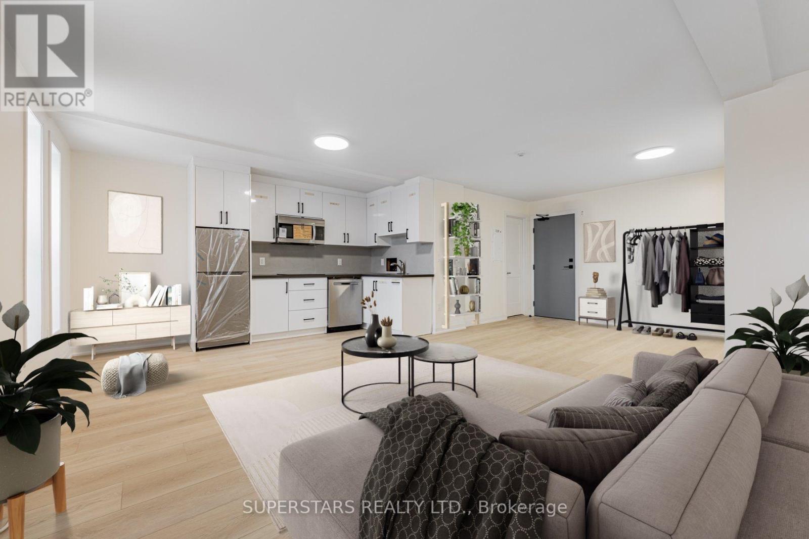 36 Lindsay Street S, Kawartha Lakes, Ontario  K9V 2L8 - Photo 4 - X12330228