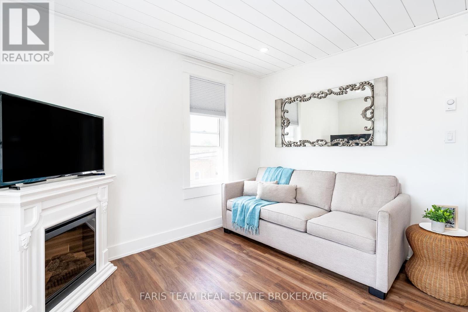 303 - 110 Sykes Street N, Meaford, Ontario  N4L 1S6 - Photo 6 - X12330241
