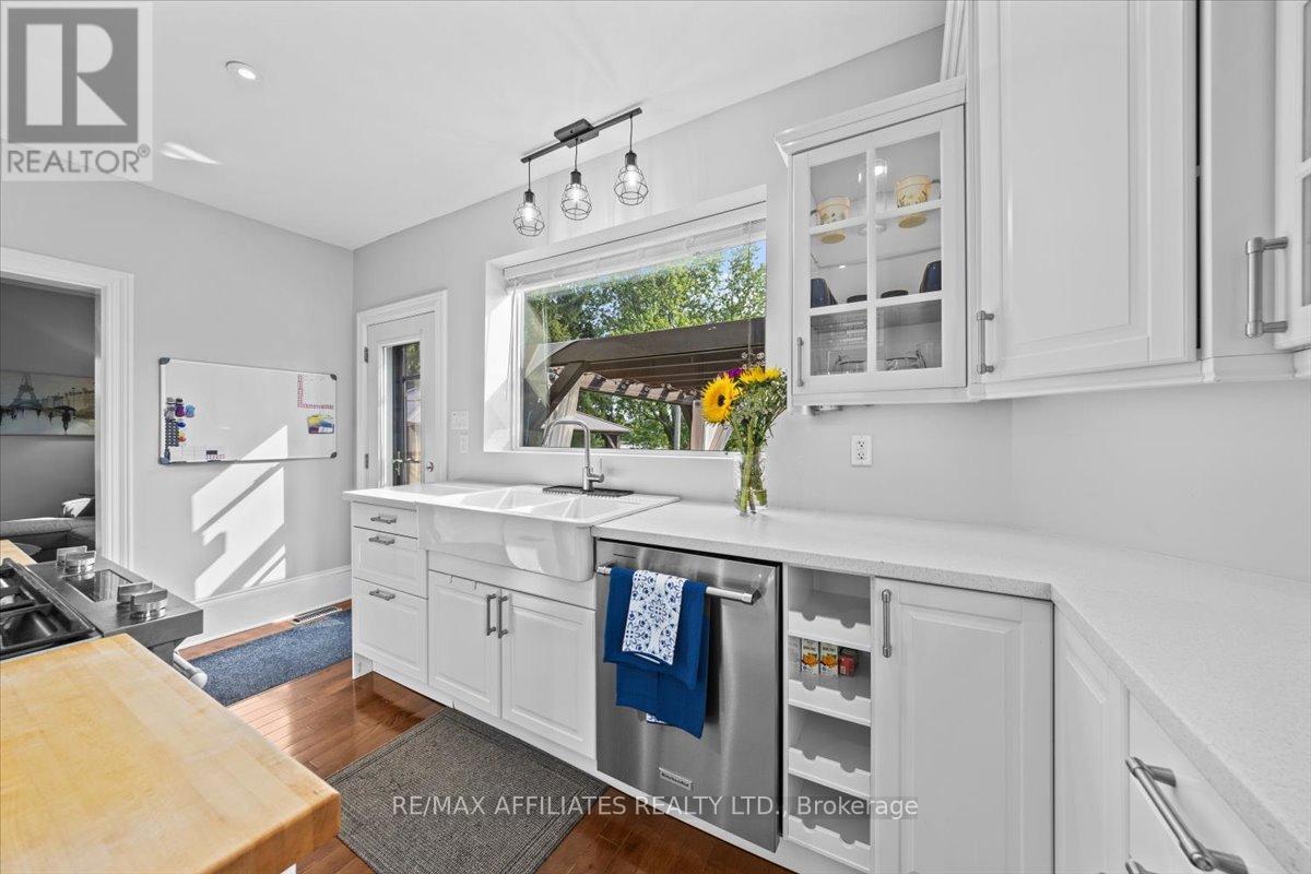 Property at 30 QUEEN STREET image 5