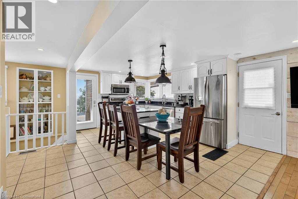 Property at 1238 LAKESHORE Road image 5
