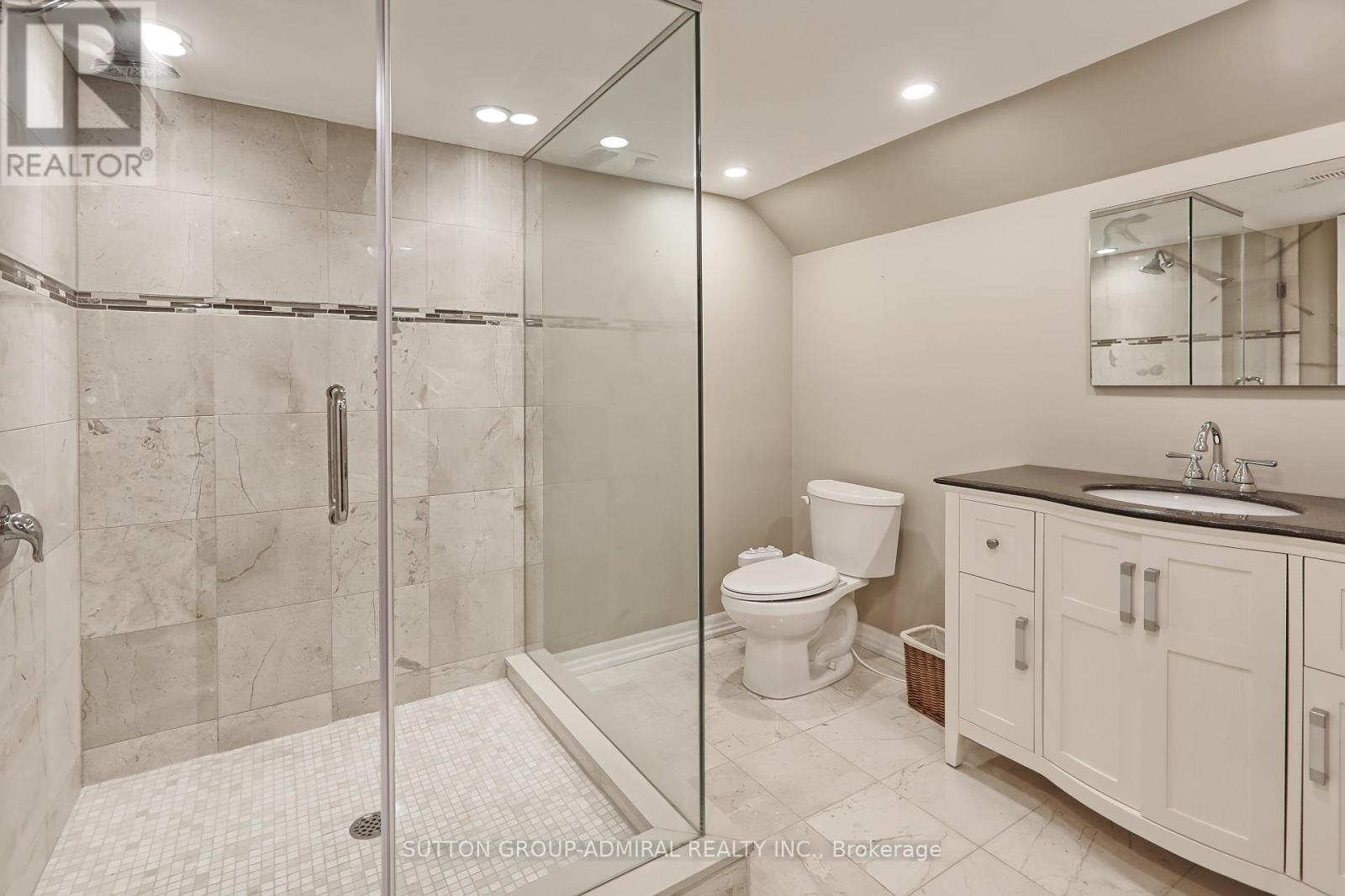 10 Bluff Trail, King, Ontario  L7B 0A2 - Photo 35 - N12330350