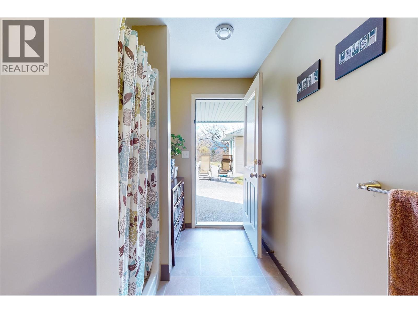 16865 COMMONAGE Road Lake Country Photo 32