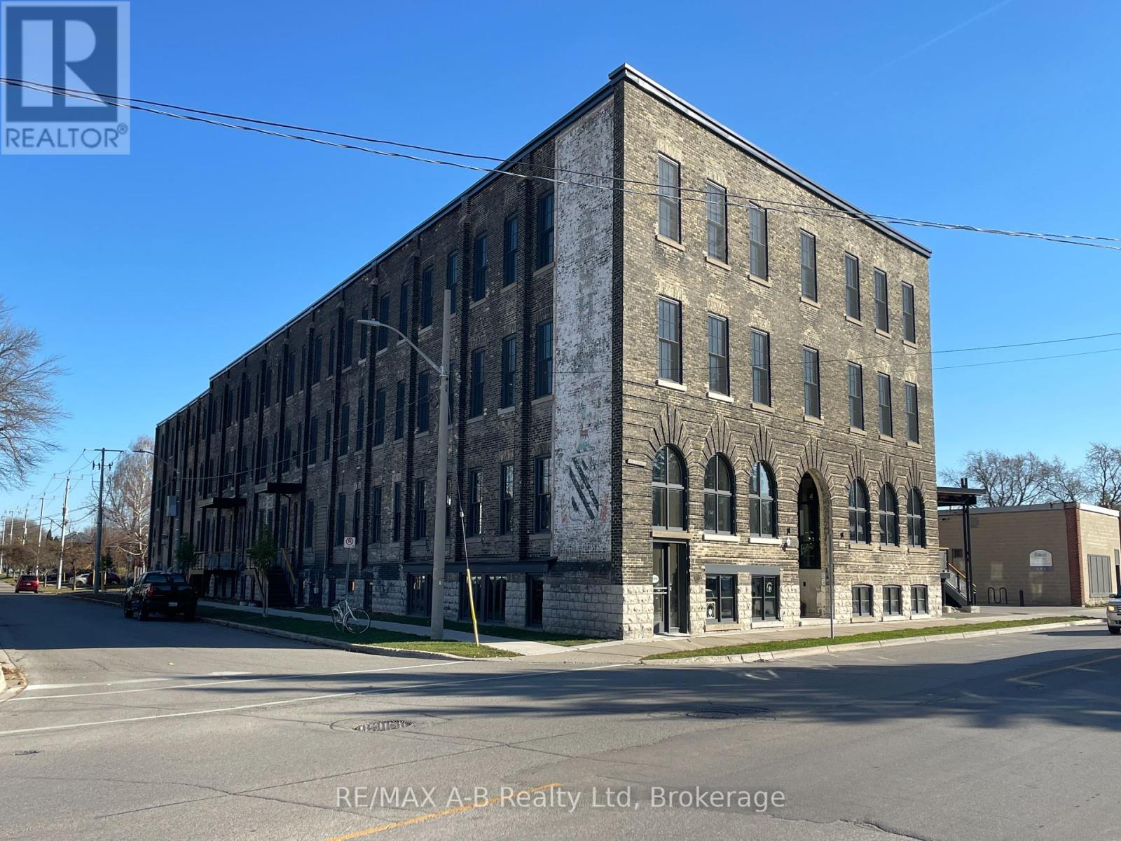 208 - 245 Downie Street, Stratford, Ontario  N5A 1X5 - Photo 11 - X12330599