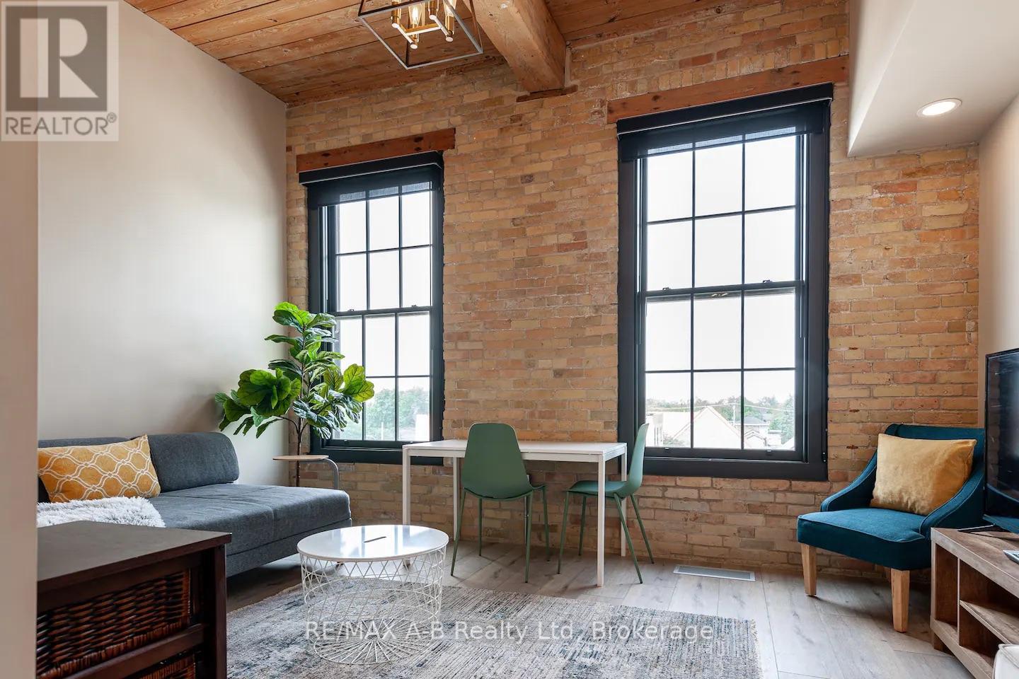 208 - 245 Downie Street, Stratford, Ontario  N5A 1X5 - Photo 4 - X12330599