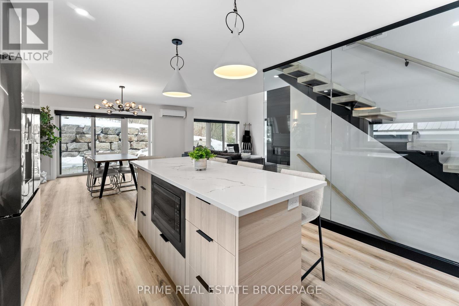 35 Walker Street, Lambton Shores, Ontario  N0M 1T0 - Photo 12 - X12293647