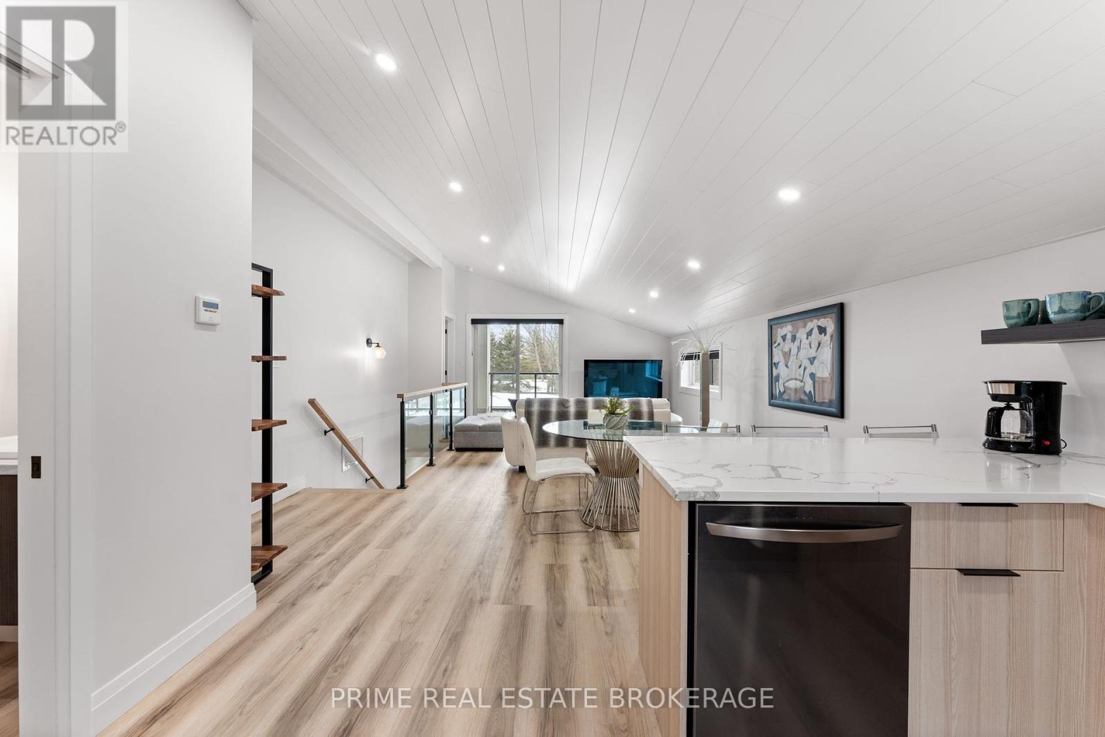 35 Walker Street, Lambton Shores, Ontario  N0M 1T0 - Photo 36 - X12293647