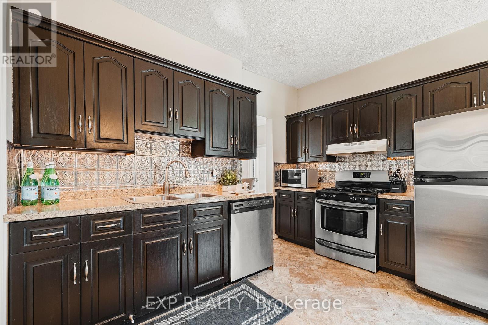505 Wallace Avenue S, North Perth, Ontario  N4W 1Y6 - Photo 5 - X12330351