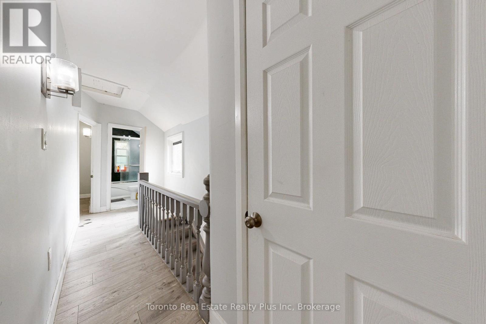 280 Cannon Street E, Hamilton, Ontario  L8L 2B5 - Photo 11 - X12330416