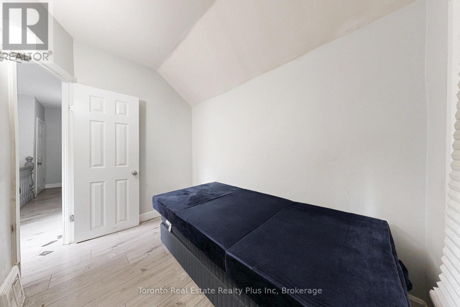 280 Cannon Street E, Hamilton, Ontario  L8L 2B5 - Photo 14 - X12330416