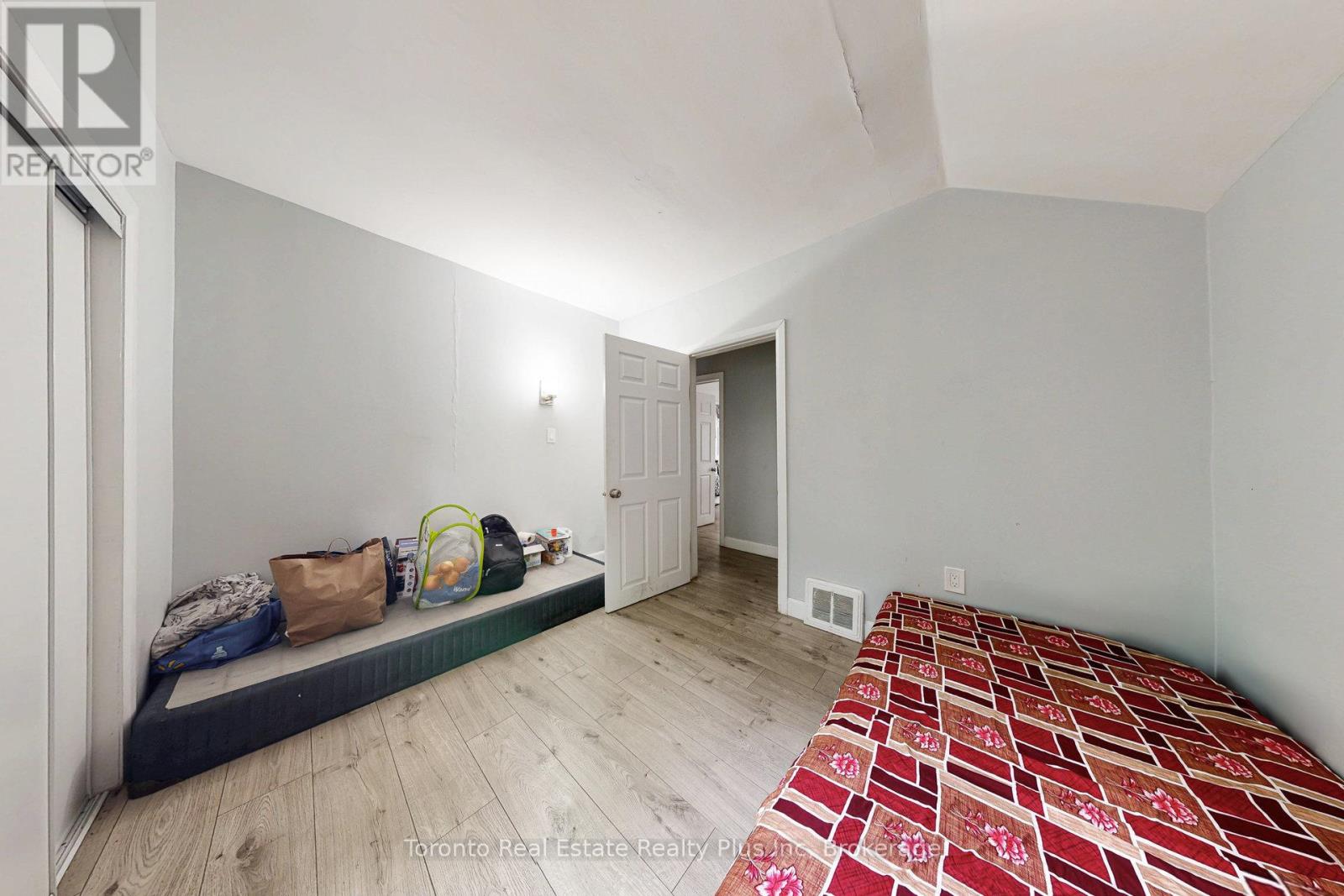 280 Cannon Street E, Hamilton, Ontario  L8L 2B5 - Photo 15 - X12330416