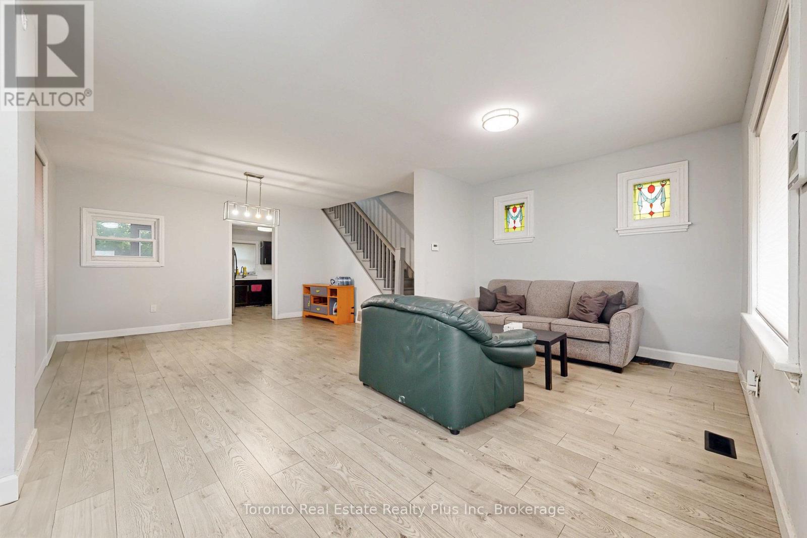 280 Cannon Street E, Hamilton, Ontario  L8L 2B5 - Photo 4 - X12330416