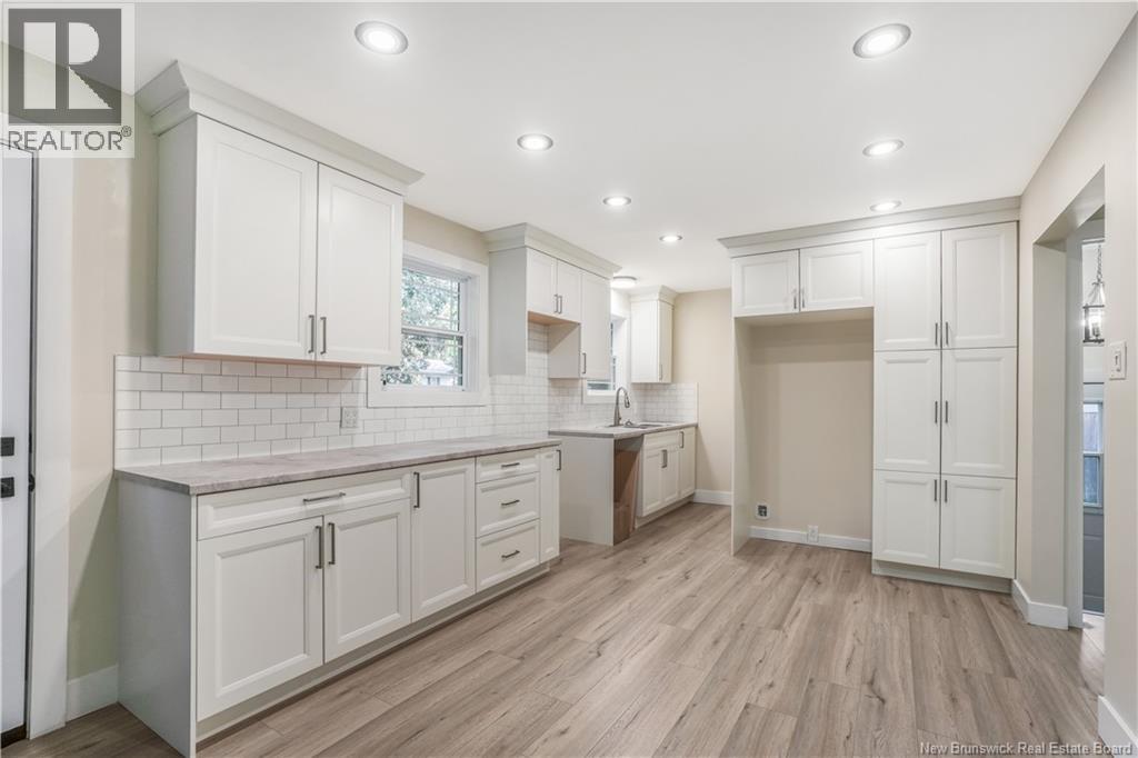 Property at 292 MacPherson Street image 3