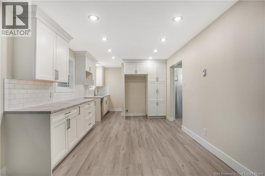 Property at 292 MacPherson Street image 4