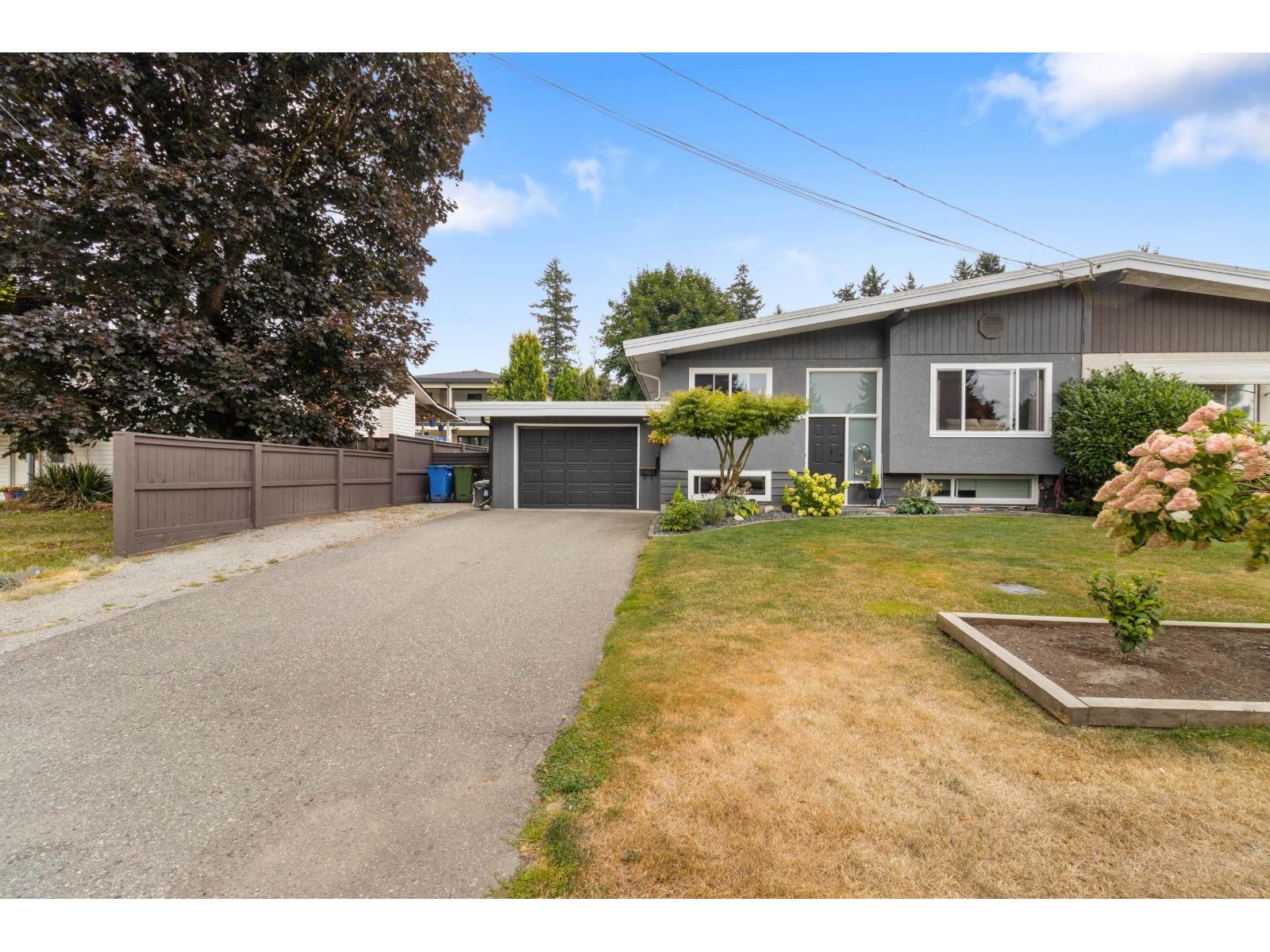 Property at 2174 LYNDEN STREET image 1