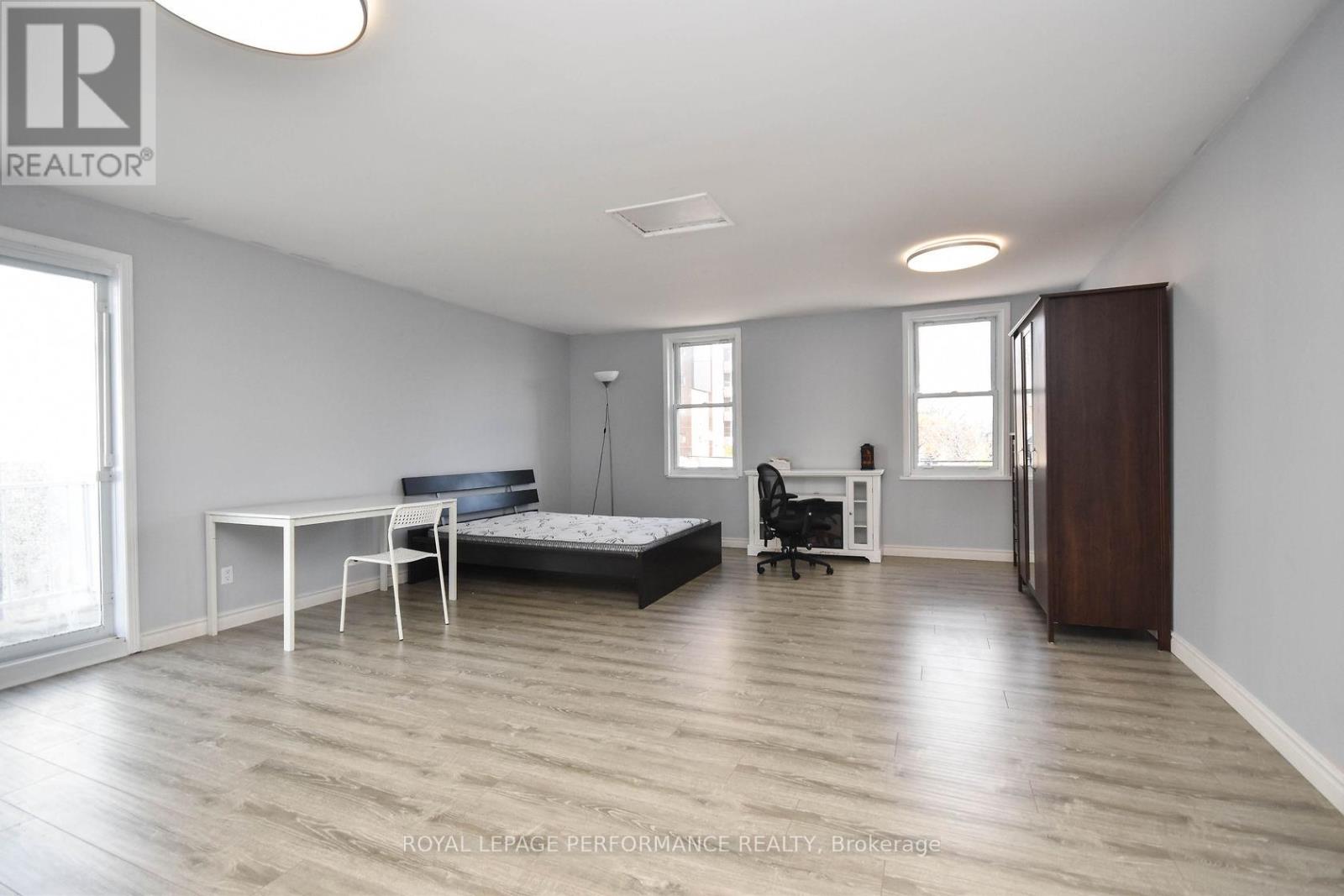 Unit 2 - 296 Altha Avenue, Ottawa, Ontario  K1L 7C5 - Photo 9 - X12330638
